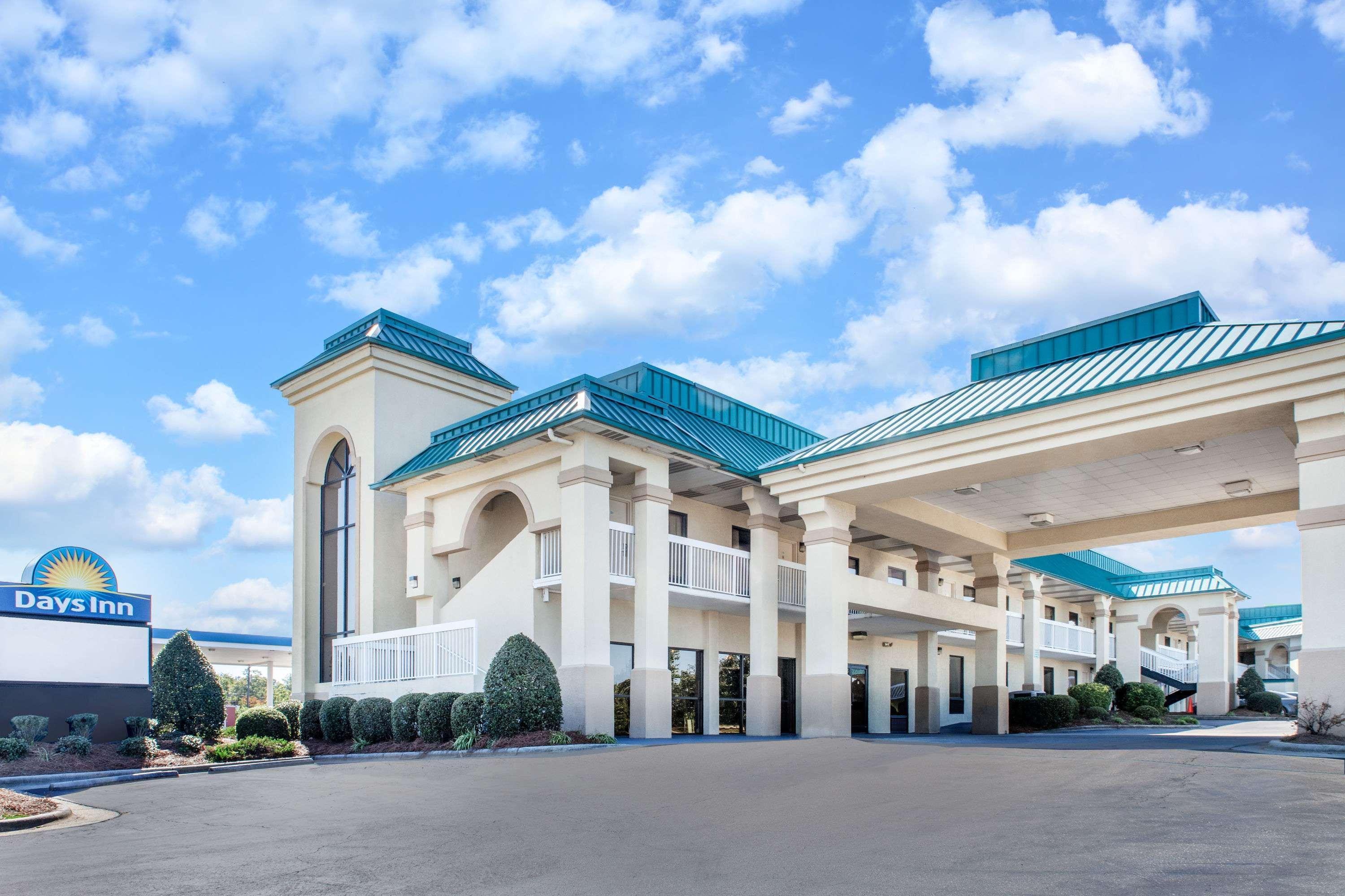 Days Inn By Wyndham Saint Pauls Exterior foto